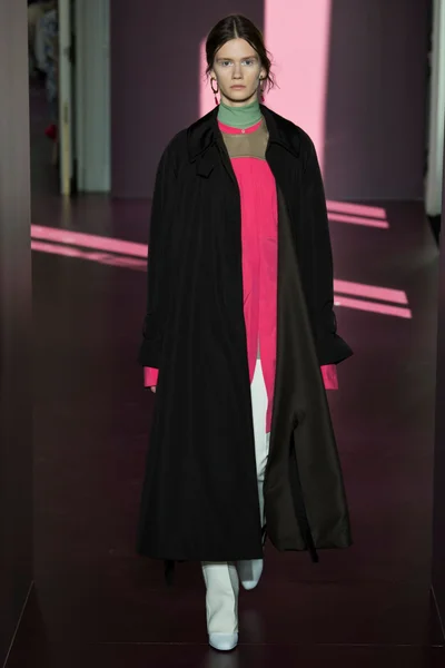 Look 14
